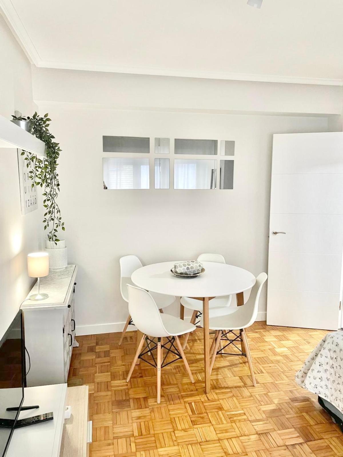 Tranquilidad Al Lado Del Centro Parking Incluido Apartment Oviedo Ngoại thất bức ảnh